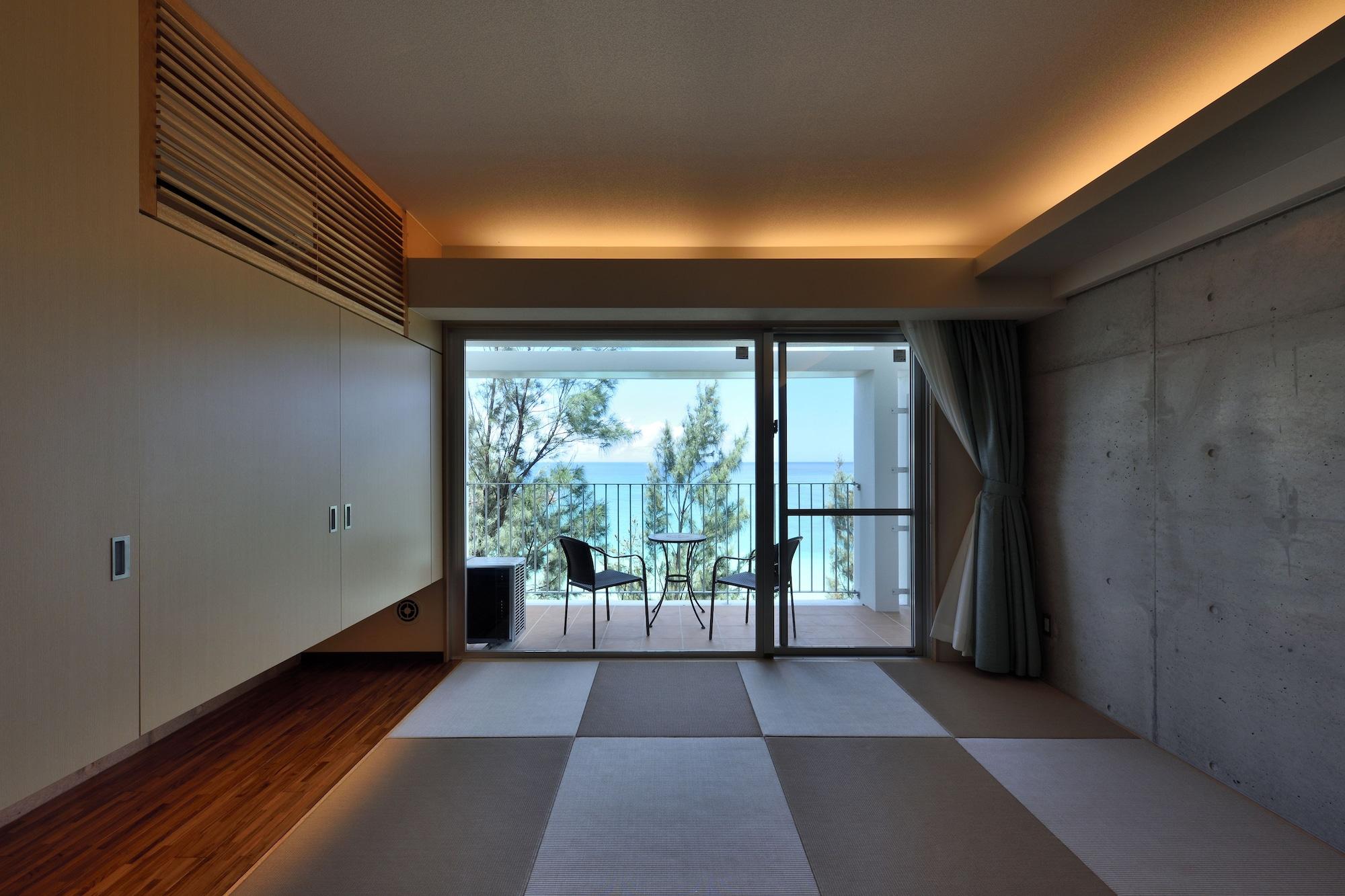 Hotel & Restaurant On The Beach Lue Motobu Esterno foto